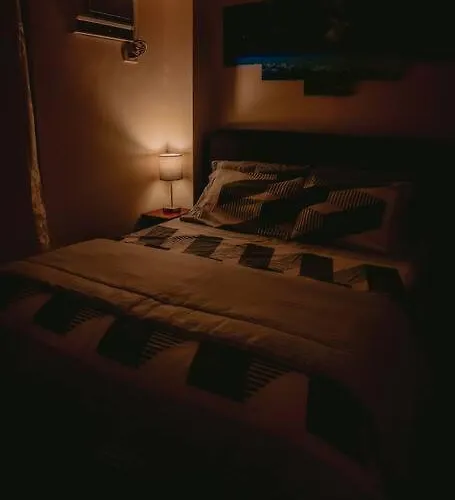 Mandaluyong 2 Bedroom For Rent アパート *