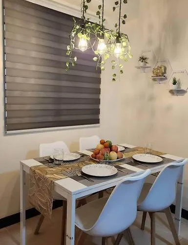 Mandaluyong 2 Bedroom For Rent * マニラ市
